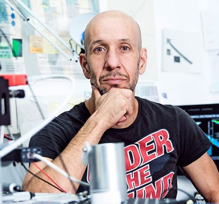 Professor Javier Tamayo Professor Javier Tamayo
